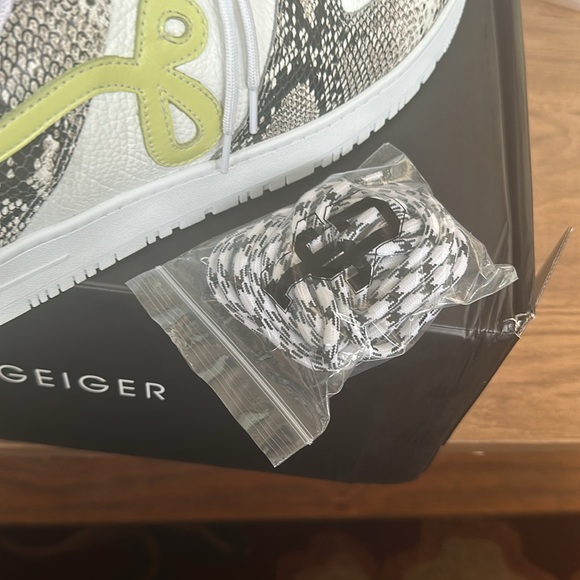 Two Tone Natural Python/Lime - Picture 3 of 5